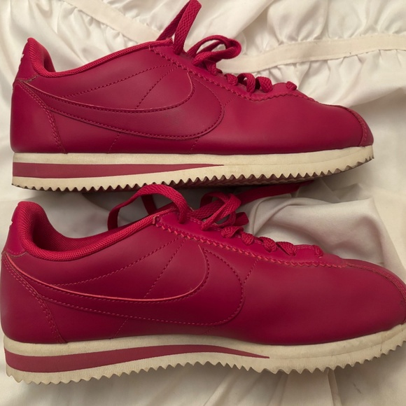Nike Cortez Wild Cherry Sneakers Size: 8 - Picture 3 of 10